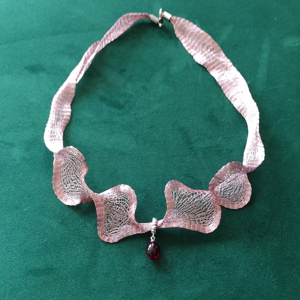 Elegant Titanium Mesh Ribbon Necklace Rose Silver July Beauty JLo Endless Charm